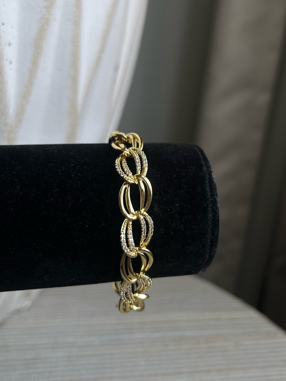 Alternating pavé and plain Gold multi layer oval  Link Crystal Accent Bracelet